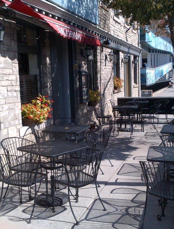 The Queen'S Inn Kingston Bagian luar foto