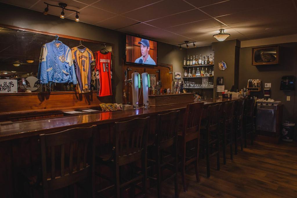 The Queen'S Inn Kingston Bagian luar foto